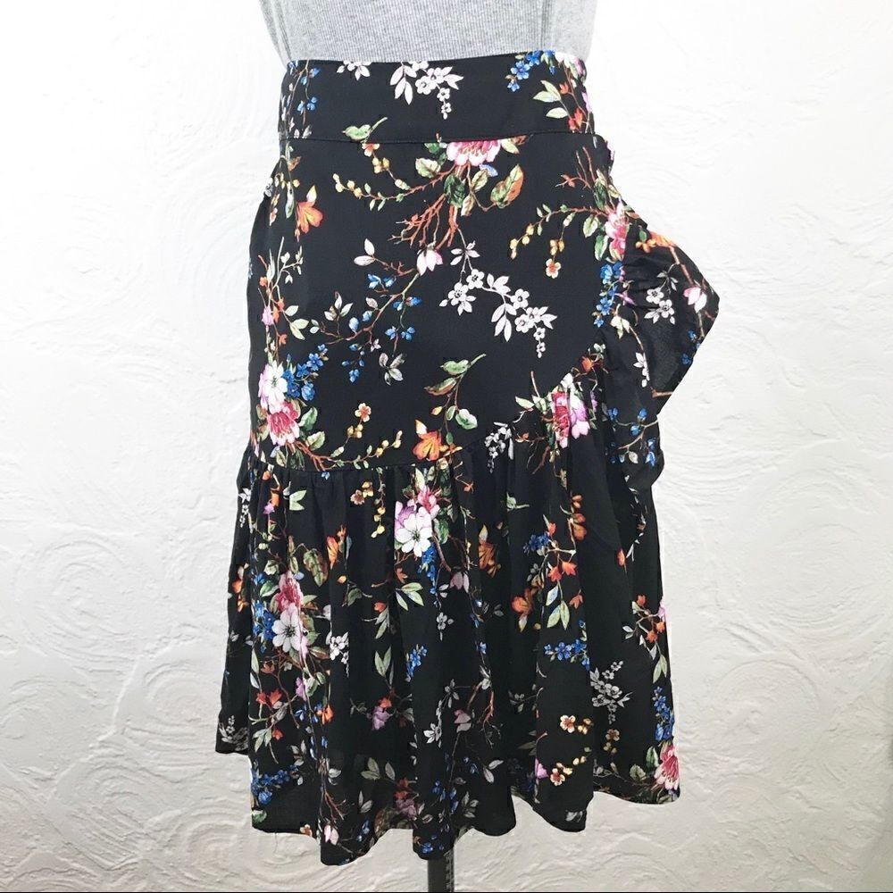 Flirty Black Floral Pattern Ruffled Skirt -XS
